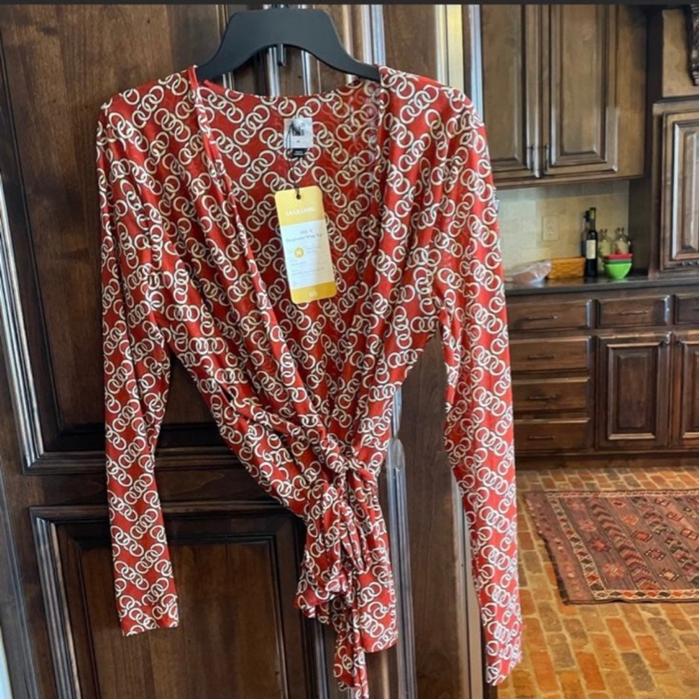 Cabi Ringleader wrap top